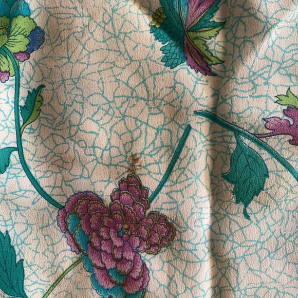 🔥ON SALE - Printed crepe floral print embroidered top - Picture 8 of 8